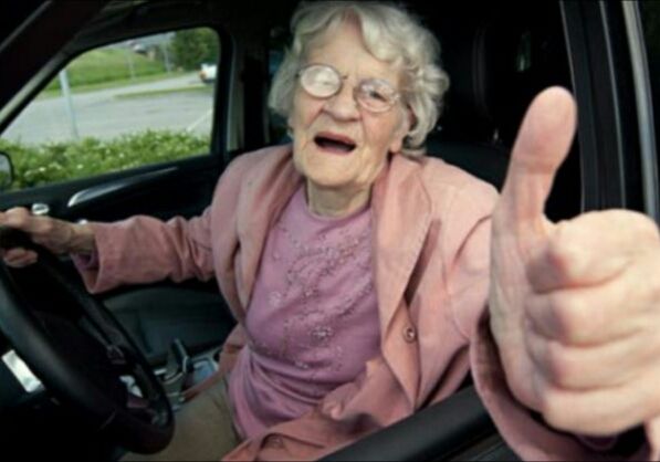 Οι ηλικιωμένοι οδηγοί θα πρέπει να δώσουν ξανά εξετάσεις για δίπλωμα οδήγησης