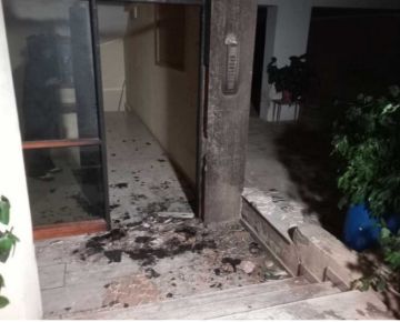 Βύρωνας: Έκρηξη από γκαζάκια στην είσοδο πολυκατοικίας