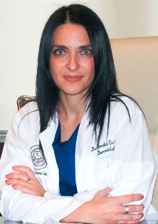 Η δερματολόγος-αφροδισιολόγος Δρ Αμαλία Τσιατούρα
