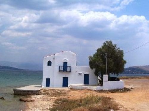 To σπίτι του Αγγελου Σικελιανού στην Σαλαμίνα αφέθηκε στην εγκατάλειψη