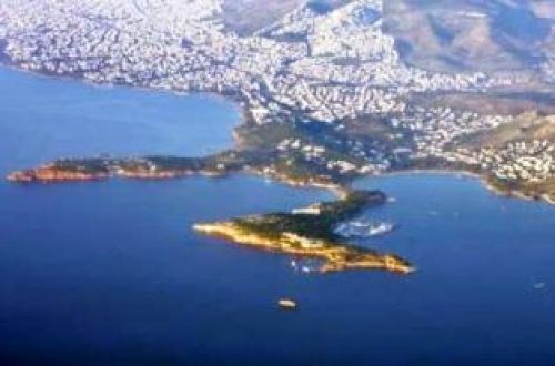 Ξεπουλάνε το παραλιακό μέτωπο της Αττικής