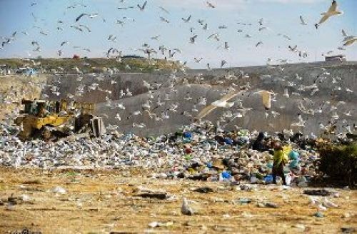Ευρω-«καμπάνα» στην Ελλάδα για τις χωματερές