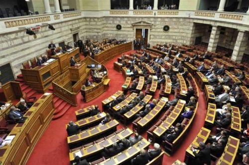 Αύξηση συντάξεων βουλευτών, δημάρχων απ' το παράθυρο