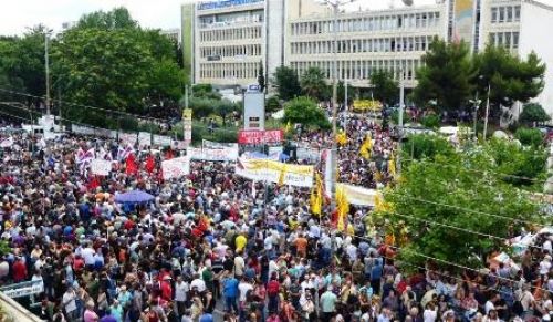 Η ΕΡΤ και οι «μπαταχτσήδες με βίλες»