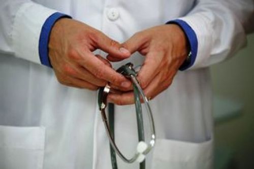 Στα δημαρχεία οι κατάλογοι με τους συμβεβλημένους γιατρούς του ΕΟΠΥΥ