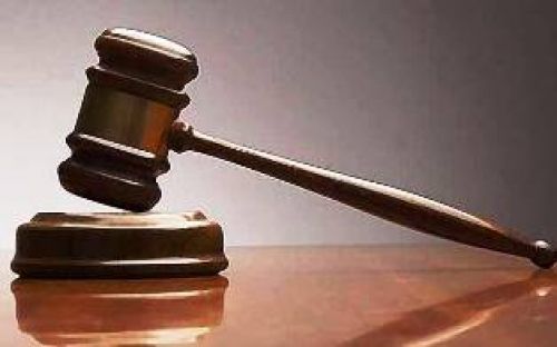 Δίκες στα ΜΜΕ την Πέμπτη: διώξεις δημοσιογράφων, αγωγές για απολύσεις