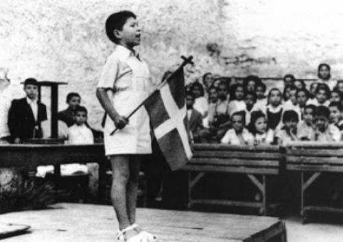 Πόδι στα σχολεία θέλει να πατήσει η Χρυσή Αυγή