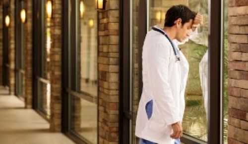 Προς ιδιωτικοποίηση οι δημόσιες μονάδες υγείας