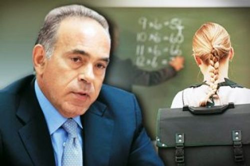 Eπιμήκυνση του σχολικού έτους ζητά ο Κ. Αρβανιτόπουλος
