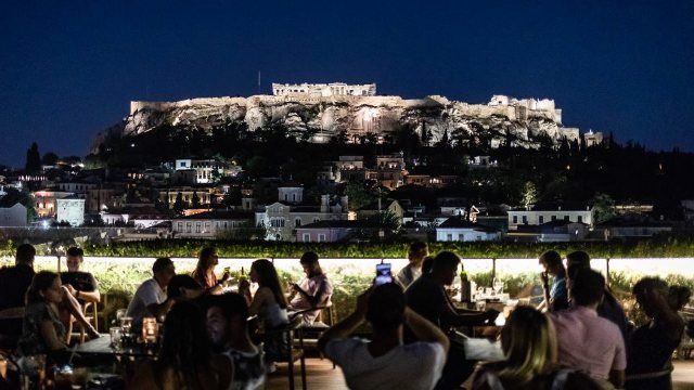 Η διασκέδαση αποκτά ξανά ήχο: Από σήμερα μουσική σε μπαρ, καφέ, εστιατόρια - Στη 1:30 η απαγόρευση κυκλοφορίας