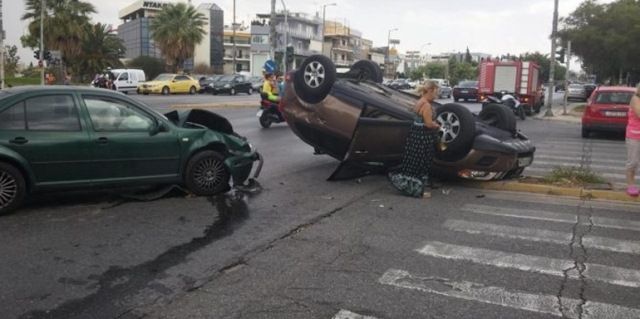 Σοβαρό τροχαίο στη Λεωφ. Βουλιαγμένης