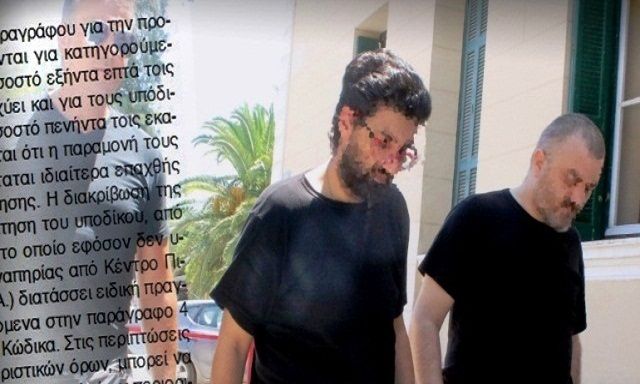 Δεν πάτε καλά. Τη γλίτωσε με τον νόμο Παρασκευόπουλου ο ομοφυλόφιλος πα-τέρας που βίαζε τον 12χρονο γιο του...