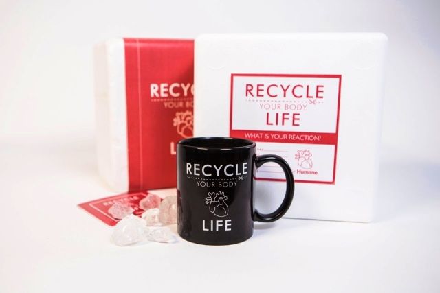 Μια ανατρεπτική καμπάνια για τις μεταμοσχεύσεις.  Recycle Life – Your Body, Be A life Donor Be Humane.