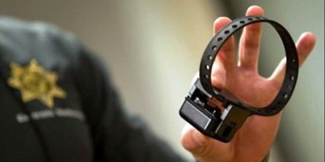 Ούτε σε αυτό δεν είμαστε ικανοί. Τους άφησε το βραχιολάκι και άντε γεια...