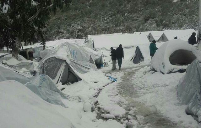  Υπάρχουν και εκεί παιδιά.