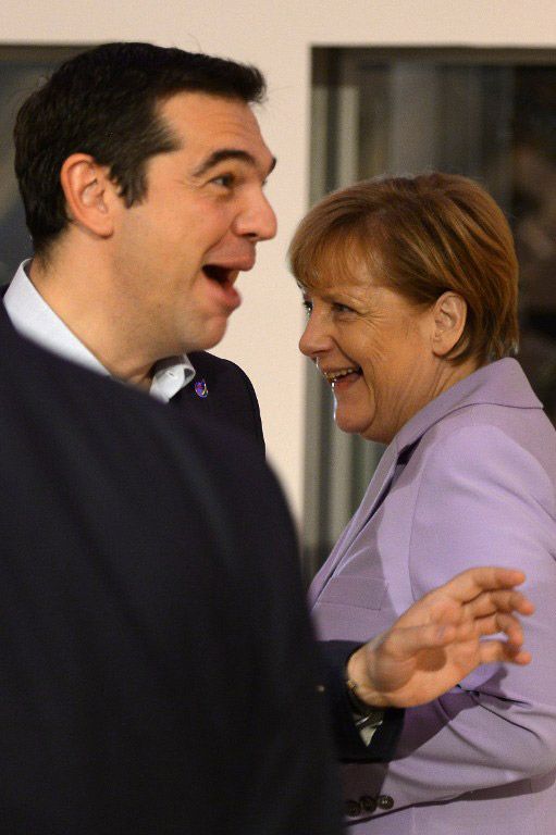 «Έλα Αλέκο... Πόσα χρόνια είπες ότι πρέπει να ασφαλιστώ για να πάρω μια καθαρή σύνταξη των 1.000 ευρώ; Πόσαααα;».
