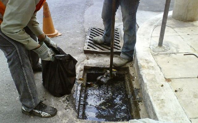 ΚΑΘΑΡΙΣΜΟΣ ΦΡΕΑΤΙΩΝ ΓΙΑ ΤΗΝ ΑΝΤΙΠΛΗΜΜΥΡΙΚΗ ΘΩΡΑΚΙΣΗ ΤΗΣ ΗΛΙΟΥΠΟΛΗΣ