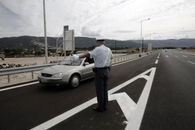 Θρίλερ στη Γλυφάδα! Μαχαίρωσε τροχονόμο μετά την… κλήση!