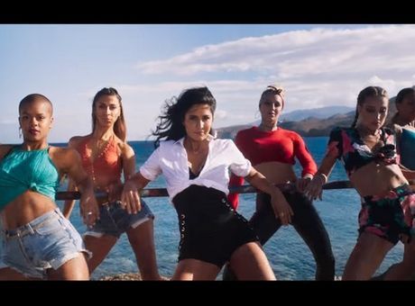 Γυρίζουν Bollywood ταινία στη Νάξο και είναι ο,τι πιο viral θα δεις σήμερα
