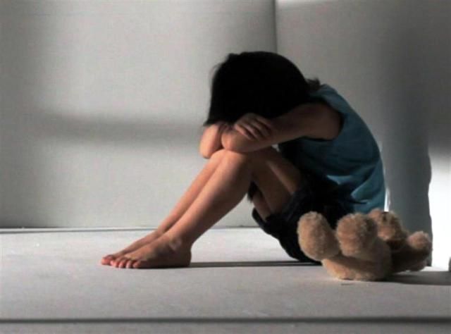 Οργή και αποτροπιασμός! ''Πα-τέρας'' βίαζε την 7χρονη κορούλα του