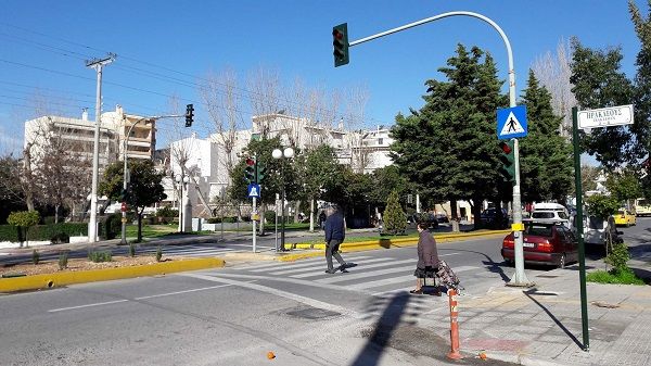 ΤΟΠΟΘΕΤΗΘΗΚΕ ΦΑΝΑΡΙ ΣΤΗΝ ΠΛΑΤΕΙΑ ΣΙΚΕΛΙΑΝΟΥ