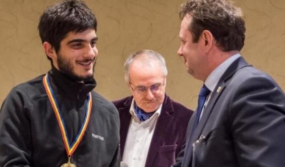 Γιώργος Καμπάνης: Κατέκτησε το χρυσό στη 12η Μαθηματική Ολυμπιάδα
