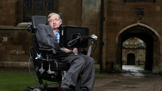 Εφυγε από τη ζωή ο αστροφυσικός Στίβεν Χόκινγκ.