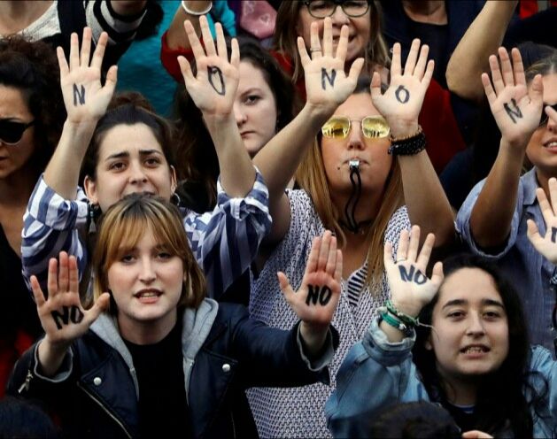 Κατακραυγή στην Ισπανία για την ετυμηγορία στην υπόθεση ομαδικής κακοποίησης μιας έφηβης