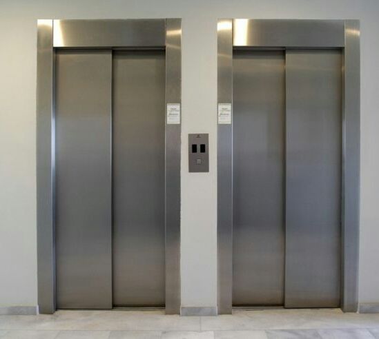 Κίνδυνος προστίμων για τα ασανσέρ στις πολυκατοικίες-Παρέμβαση ΠΟΜΙΔΑ για τις επιθεωρήσεις