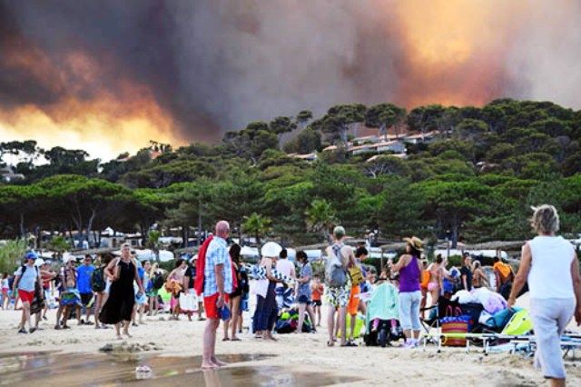 Τι λέει ο Ξενοκράτης για την εκκένωση περιοχών στην πυρκαγιά;