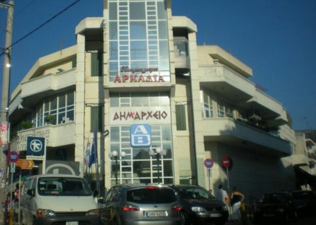 Δήμος Βύρωνα: «Φτερά» έκαναν χρήματα από εκδηλώσεις