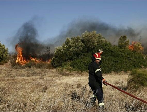 Συνελήφθη για εμπρησμό στη Λ. Βάρης - Κορωπίου