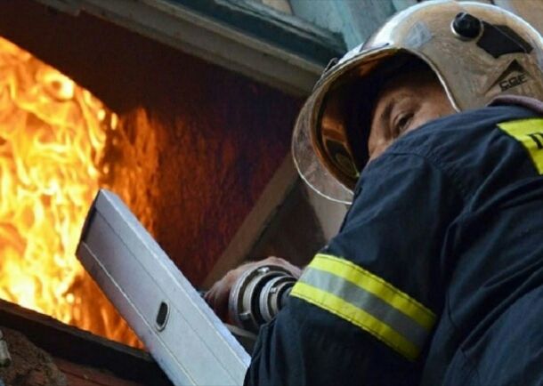 Στις φλόγες μονοκατοικία στον Ταύρο