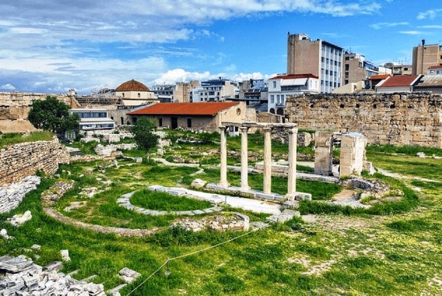 Επίσκεψη στην αρχαία αγορά - Πολιτιστικός Σύλλογος Αγ. Κων/νου Ηλιούπολης  << Άγγελος Σικελιανός>>