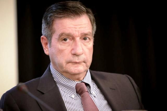 Την «έπεσαν» με αυγά στον Καμίνη σε μεζεδοπωλείο στην Καισαριανή