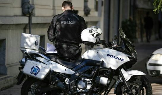 Επίθεση κουκουλοφόρων σε εκδήλωση για το Σκοπιανό στον Υμηττό. 