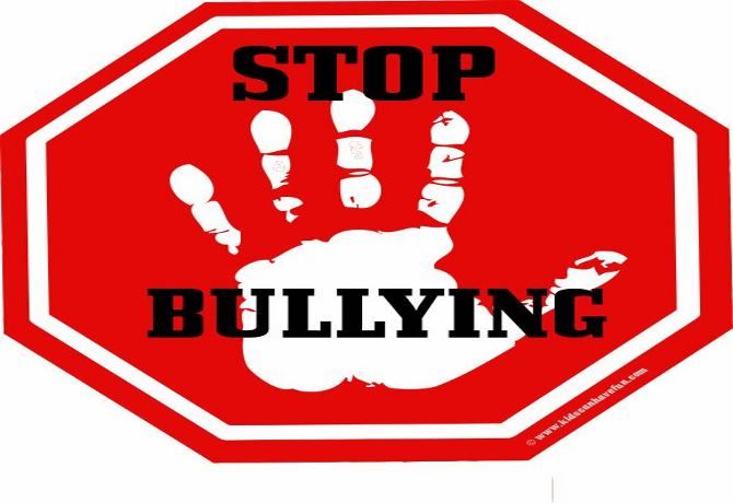 STOP ΣΤΟ BULLYING ΤΩΡΑ (της Ελευθερίας Καραμπίνης)