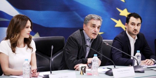 Τι προβλέπεται στο νομοσχέδιο για τις 120 δόσεις, ποιούς αφορά 