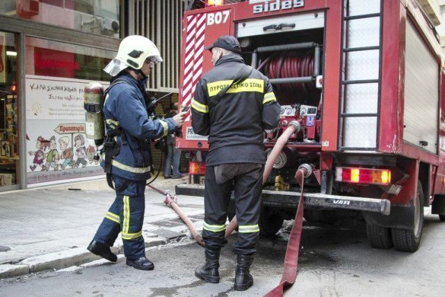 Πυρκαγιά σε ταχυφαγειο στην Λ.Βουλιαγμένης στο Ελληνικό 