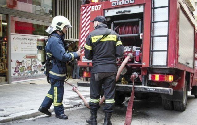 Πυρκαγιά σε αυτοκίνητο στην Βούλα.