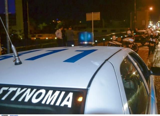 Εισέβαλαν με αυτοκίνητο σε κατάστημα στη Λ. Αμφιθέας