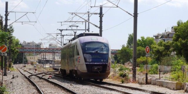 Στάση εργασίας σε τρένα και προαστιακό την ερχόμενη Τρίτη 