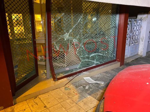 «Ντου» ληστών με ΙΧ σε κοσμηματοπωλείο στη Δάφνη - Άρπαξαν κοσμήματα και ρολόγια.