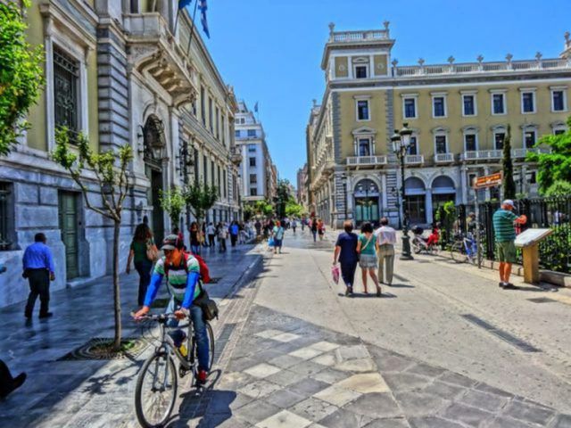 Παγκόσμια Ημέρα για το ποδήλατο. Oι δήμαρχοι ποδηλατούν από το Δημαρχείο της Αθήνας