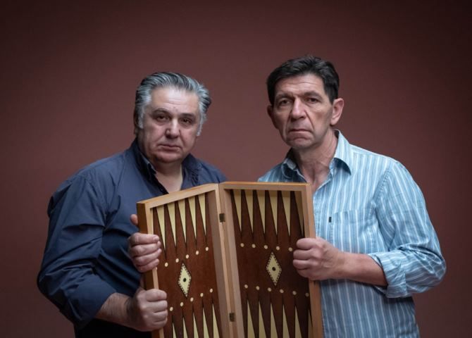 Μιχαηλίδης και Σκιαδαρέσης παίζουν «Τάβλι» στην Ηλιούπολη 