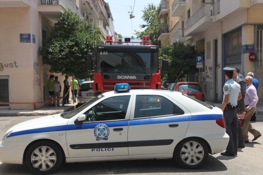 Αυτοκτονησε ανηλικη - επεσε στο κενο απο τον 5ο οροφο 