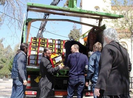 Διανομή φρούτων στα σχολεία της Γλυφάδας