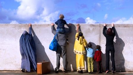 114 χιλιάδες ευρώ για την... επικοινωνία στο μεταναστευτικό!!!