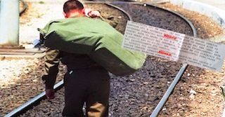 Ελυσαν το δημοσιονομικό πρόβλημα. Κόβουν το δώρο Πάσχα από τους φαντάρους που ανέρχεται στο …ιλιγγιώδες ποσό των 4,20 ευρώ