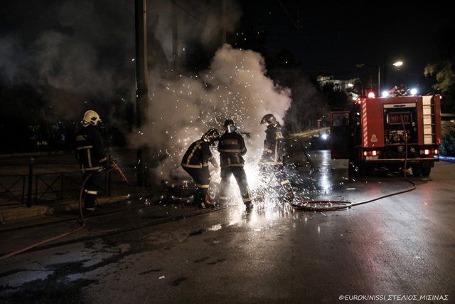 Τροχαίο με απεγκλωβισμό 2 ατόμων χωρίς τις αισθήσεις τους στην Λ. Κατεχάκη.